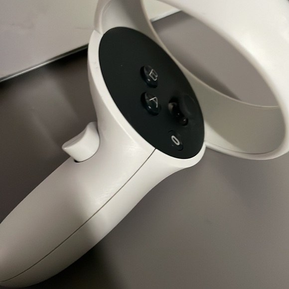 Oculus - Picture 2 of 5